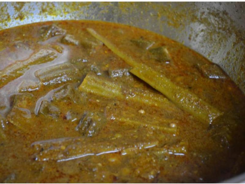 Drumstick And Okra Curry&nbsp;(Theeyal)