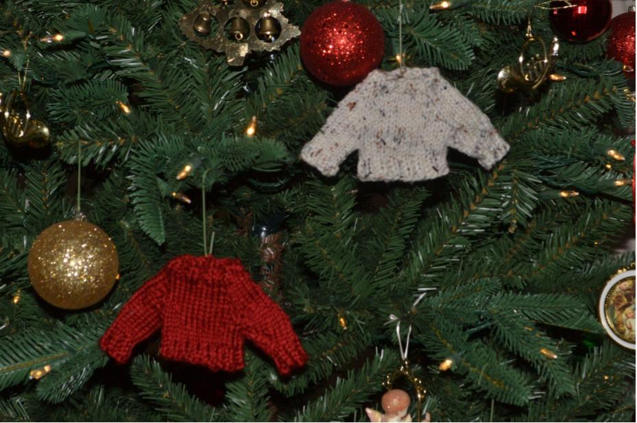 Knitted Christmas Ornament-&nbsp;Sweater