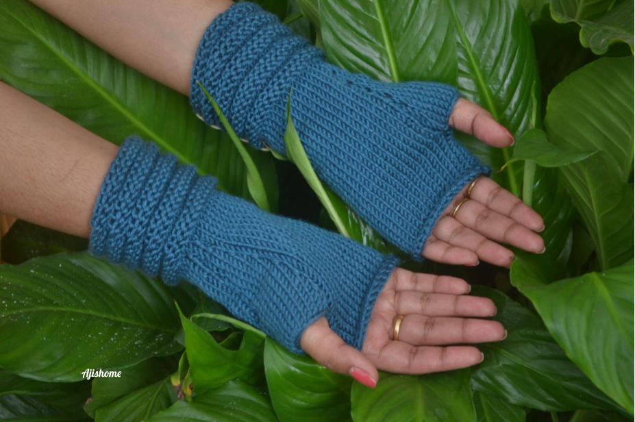 Welted Fingerless Gloves