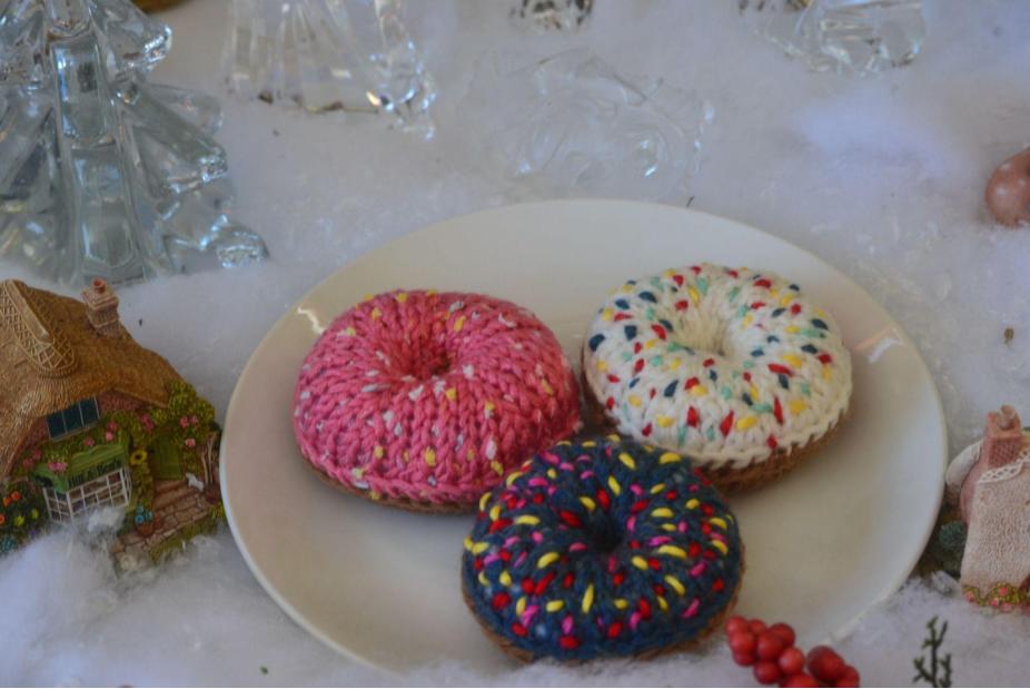 Knitted Donut